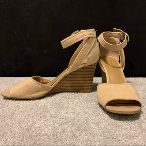 Franco Sarto women’s wedge (8.5)